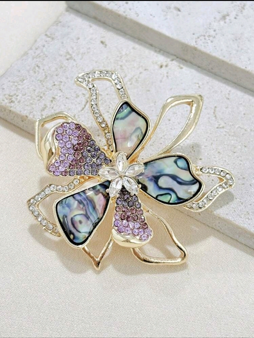 🆕️🌺 MOTHER OF PEARL AND AMETHYST FLORAL BROOCH PIN - GOLD-TONE 🌺